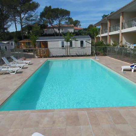 캠프장 Camping Elephant Titania Saint-Raphaël